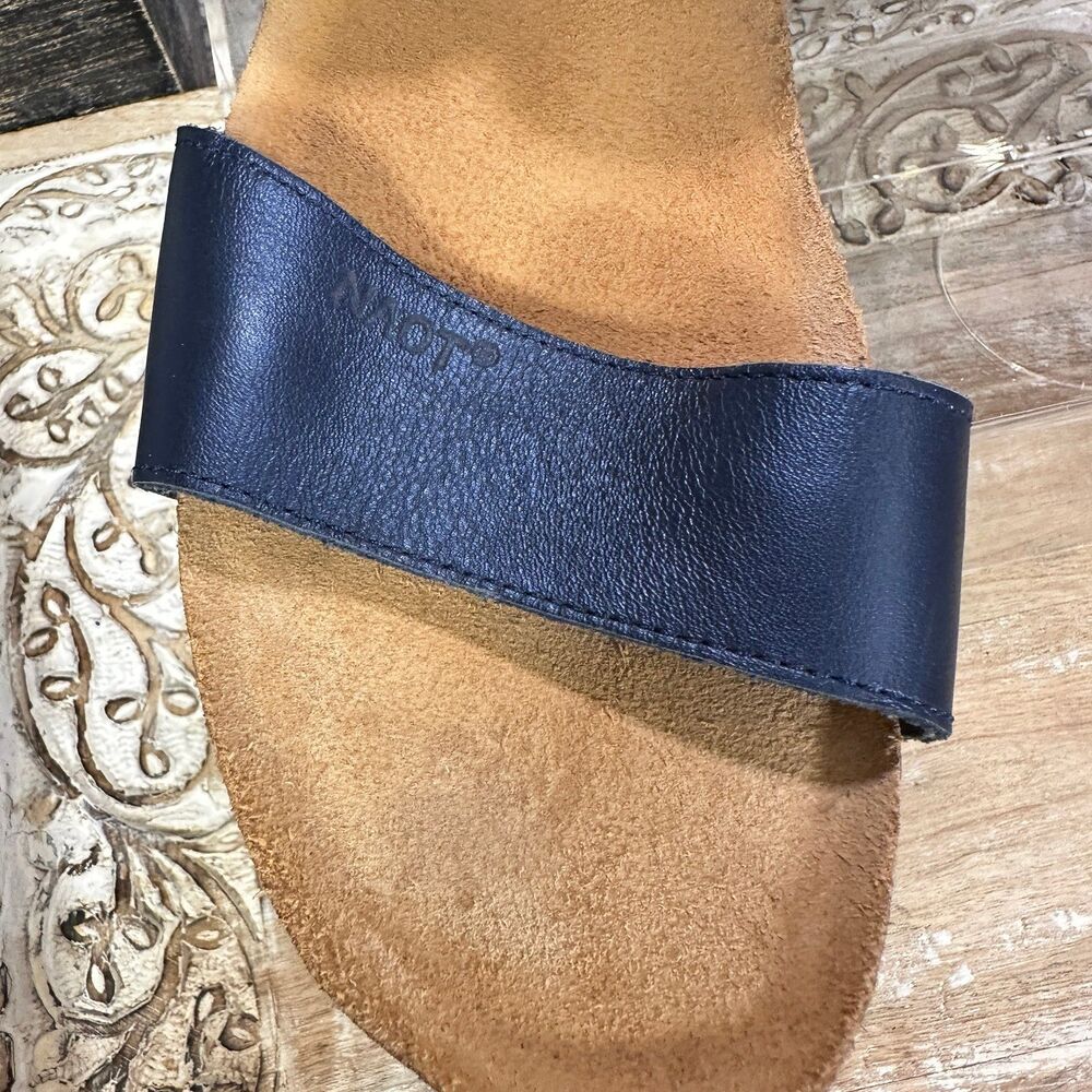 Naot EUC Blue Leather 2 Strap Jewel Accent Slip On Sandal Shoe 40 EU -11 US - Picture 3 of 11